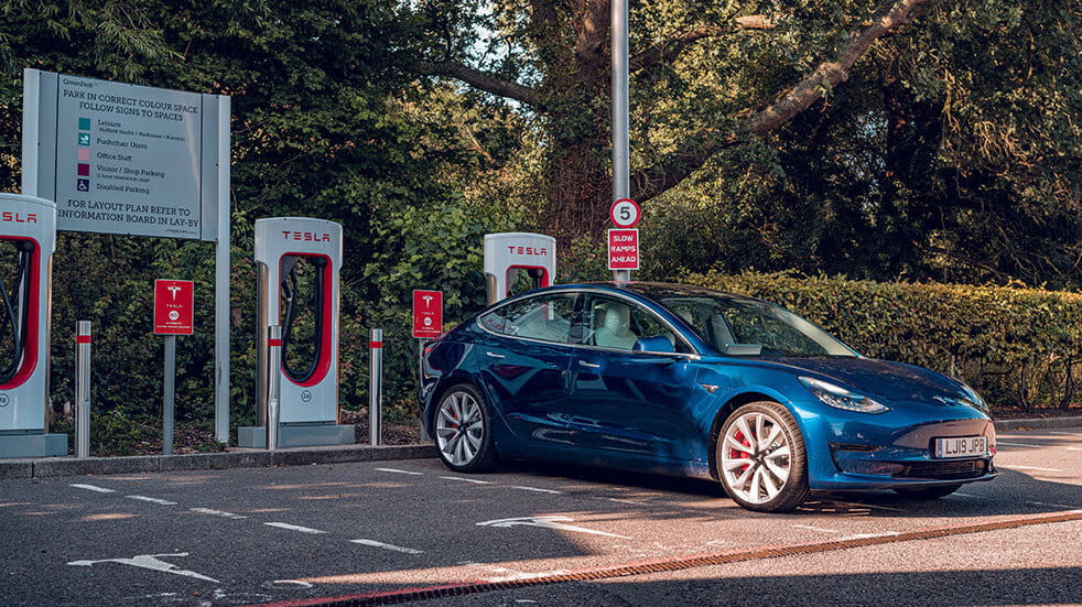 Tesla new car Model 3 charging
